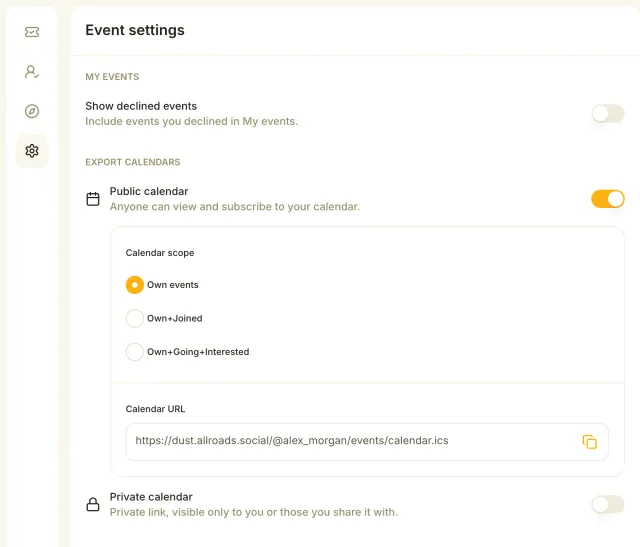 Event settings with Show declined events, a public calendar that is turned on with its subscription options, and a private calendar that is turned off.